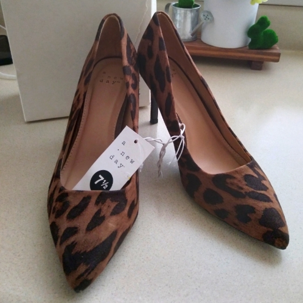 🆕️a New Day heels🆕️